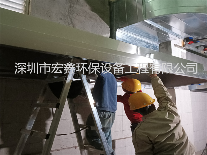   深圳市世杰餐飲公司寶安區(qū)石巖塘頭工業(yè)區(qū)食堂廚房排煙管道安裝工程案例